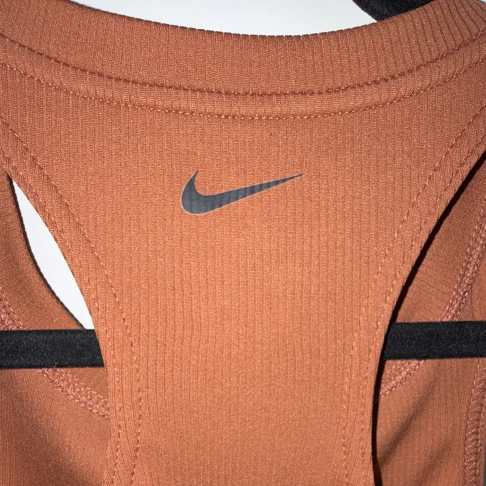 Nike Dri-Fit Brown Racerback Tank Top XL Women's Moisture Wicking Sleeveless - Picture 4 of 6